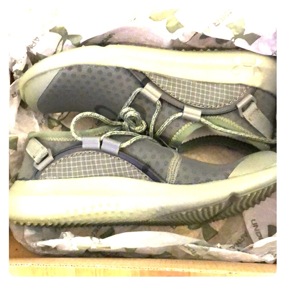 Brand new under Armour gps infinity sneakers